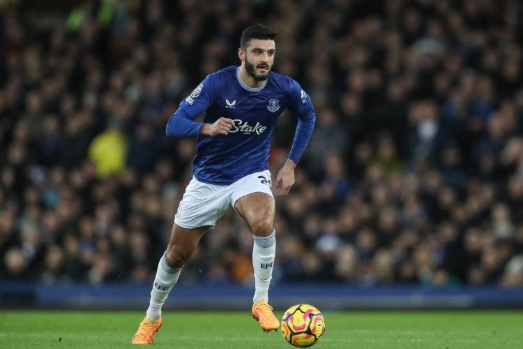 记者：德甲多支球队询问了布罗亚的情况，转会费预估2000万欧